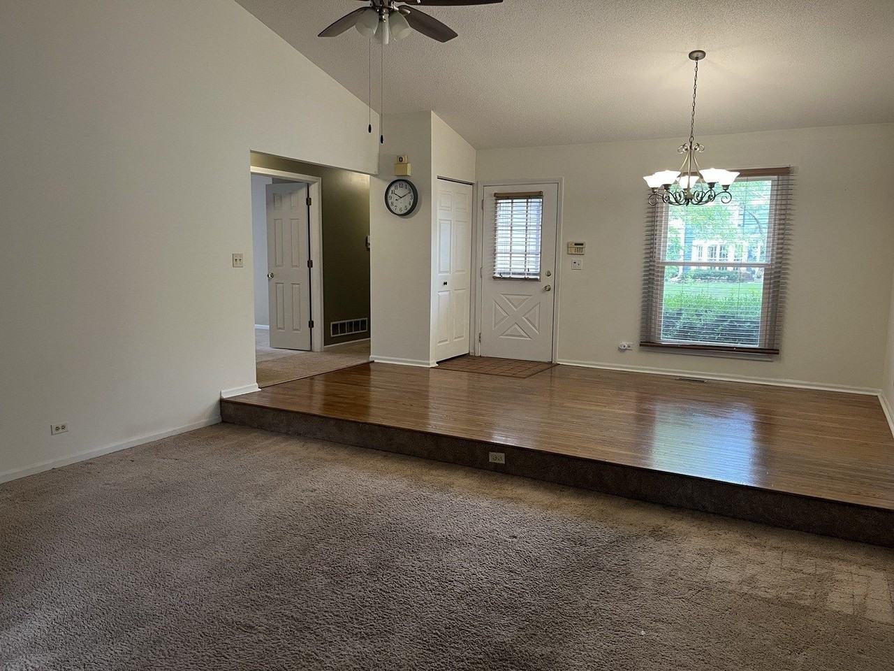 821 Brentwood Dr - Photo 3 of 11