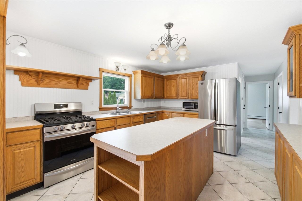 12 Bryant Rd - Photo 7 of 41