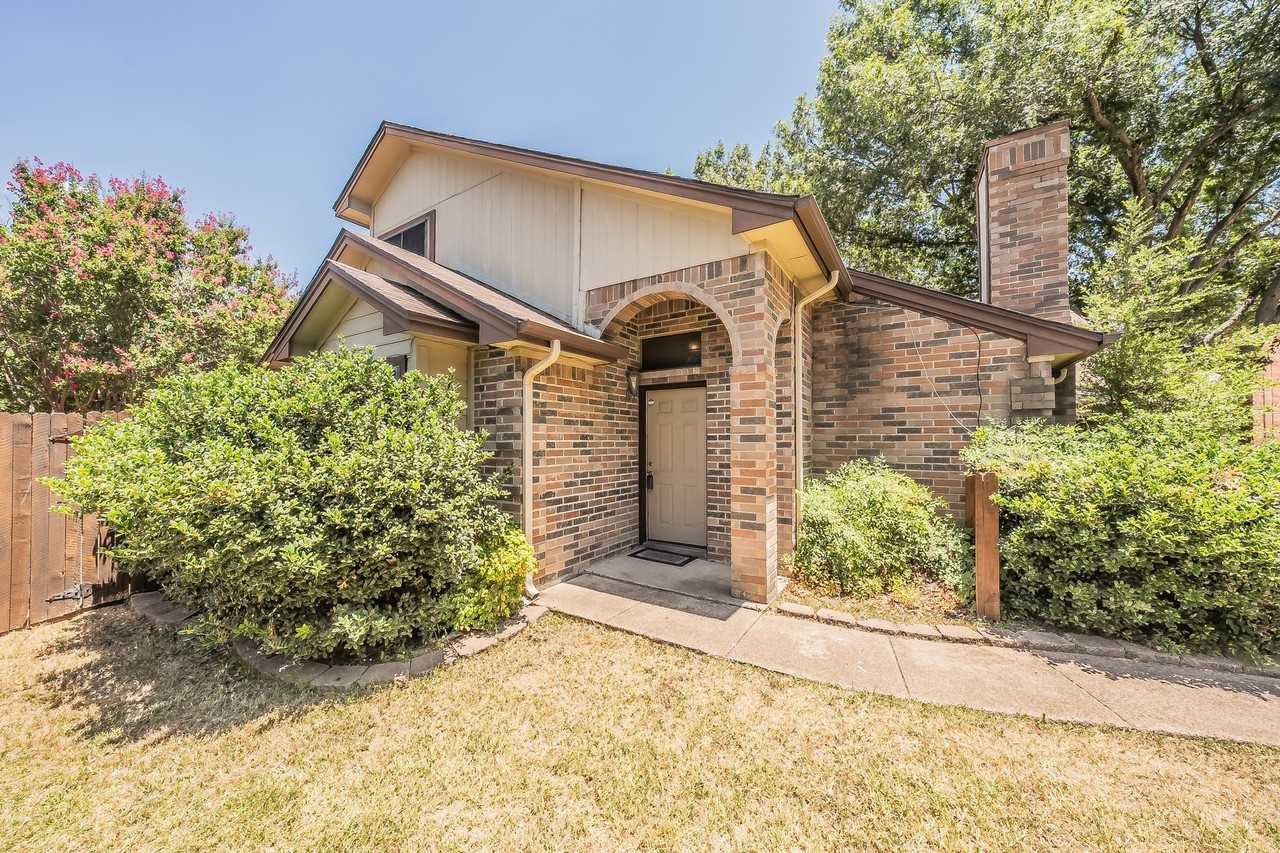 6402 Valleybrooke Ct - Photo 3 of 38