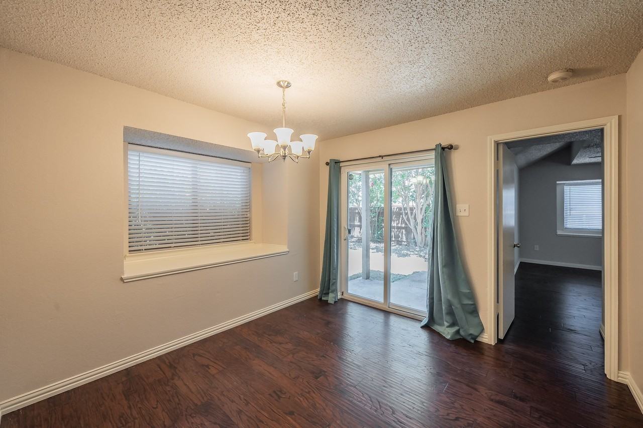 6402 Valleybrooke Ct - Photo 4 of 38