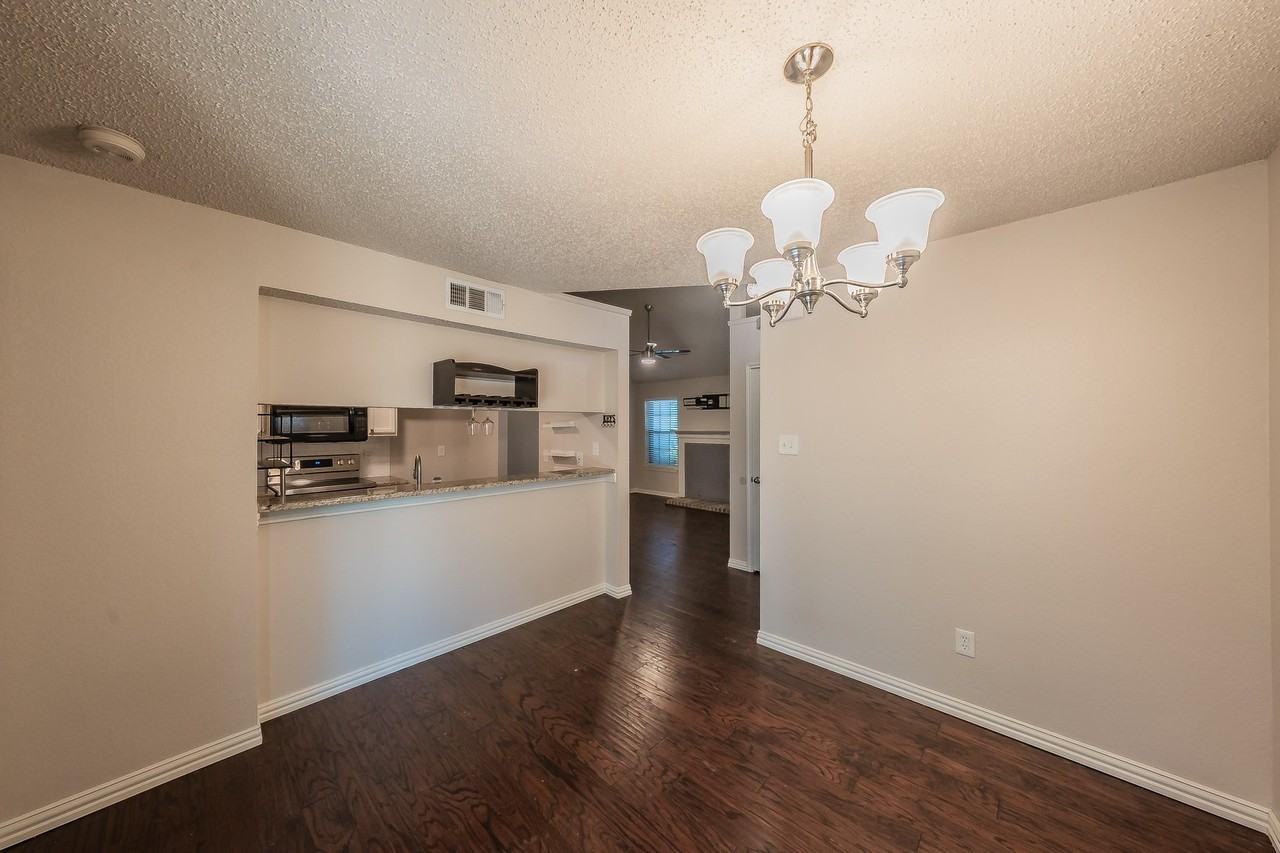 6402 Valleybrooke Ct - Photo 7 of 38