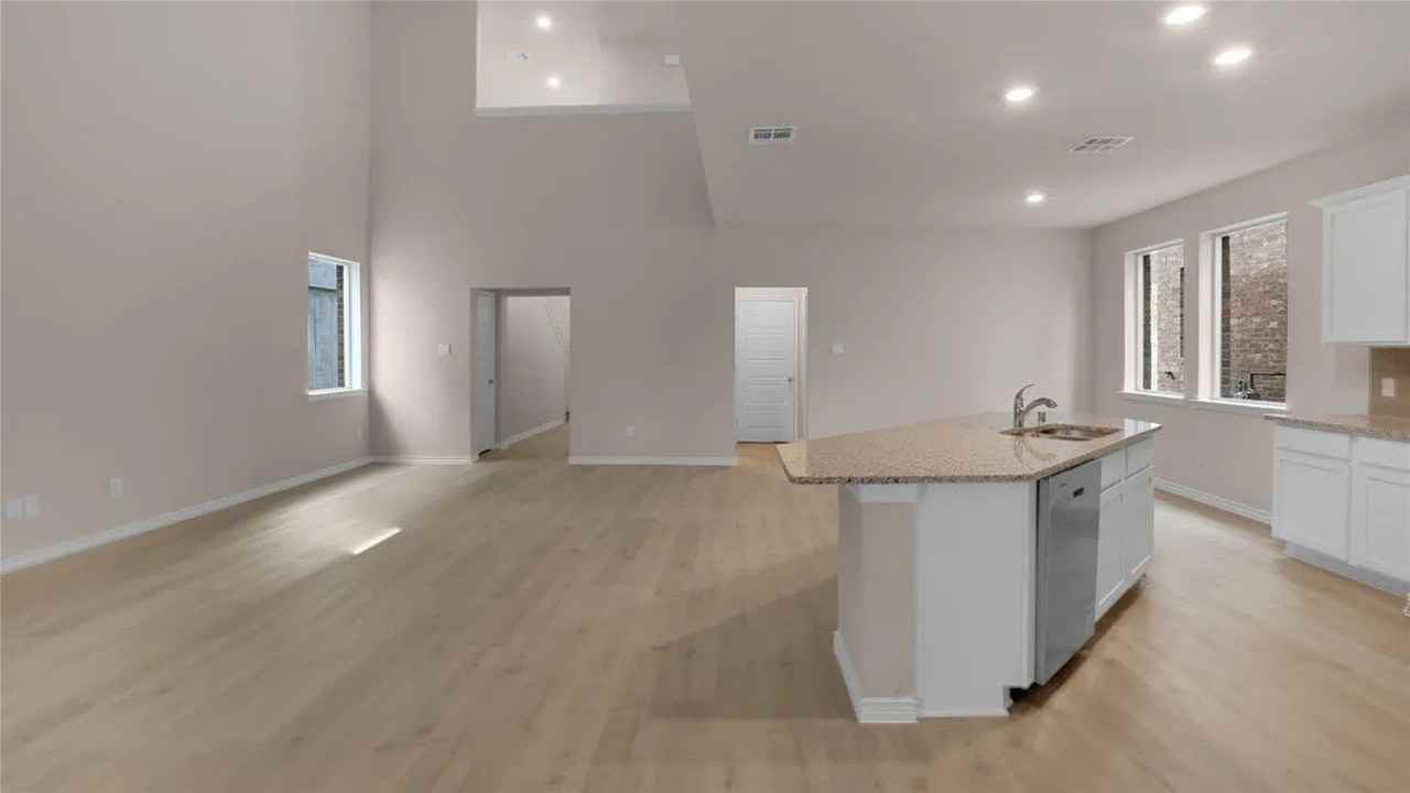 9204 Cessna Ave - Photo 3 of 21