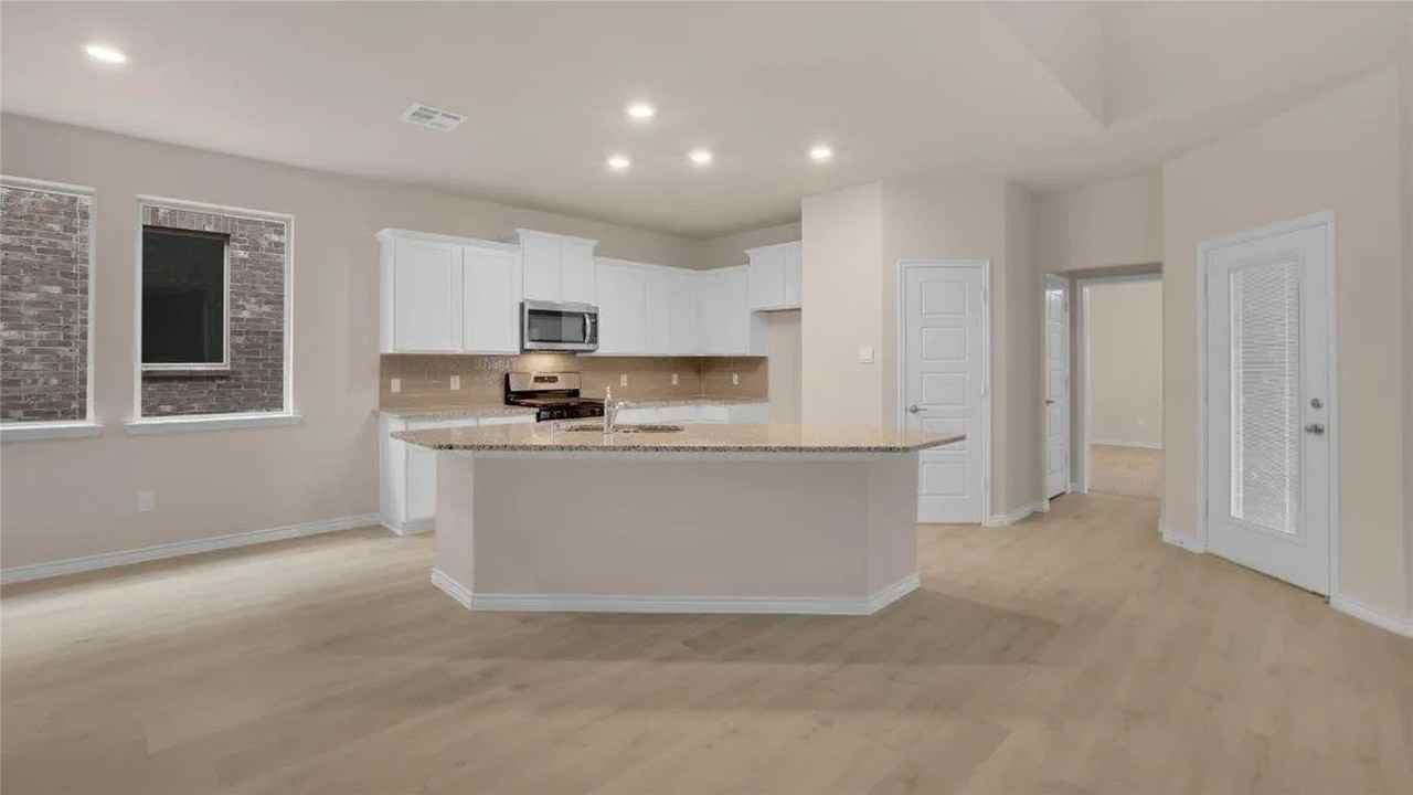 9204 Cessna Ave - Photo 5 of 21