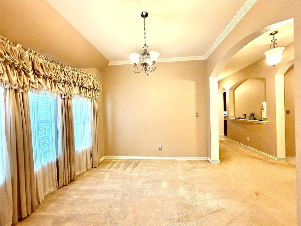 2102 Central Park Dr - Photo 4 of 26
