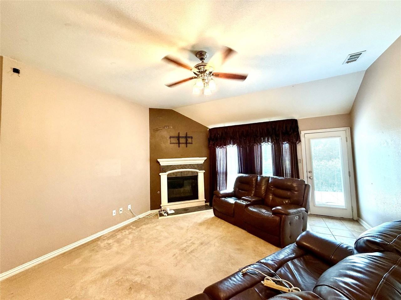2102 Central Park Dr - Photo 6 of 26