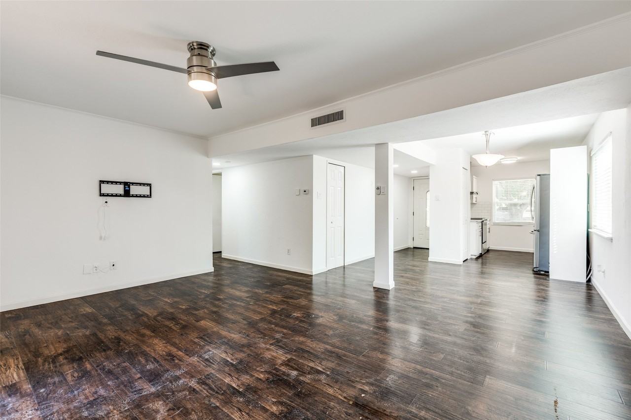 1300 Pioneer Ln - Photo 6 of 24