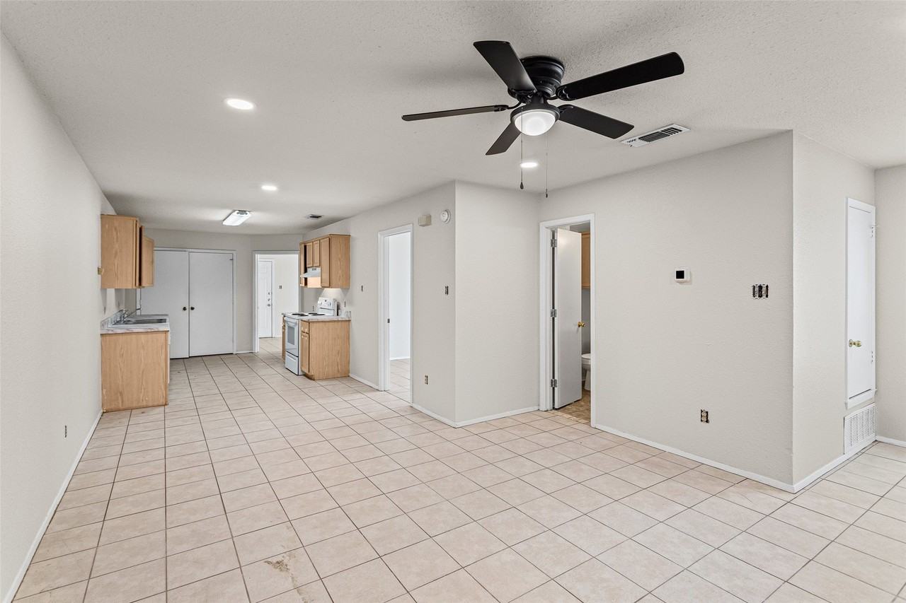 2720 James Rd - Photo 6 of 26