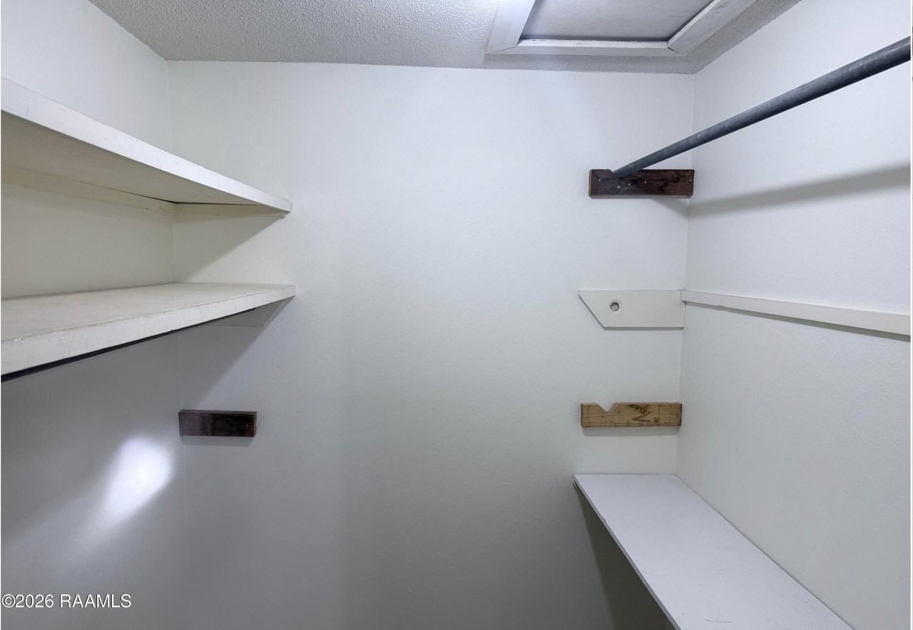 106 Molasses Row - Photo 4 of 7