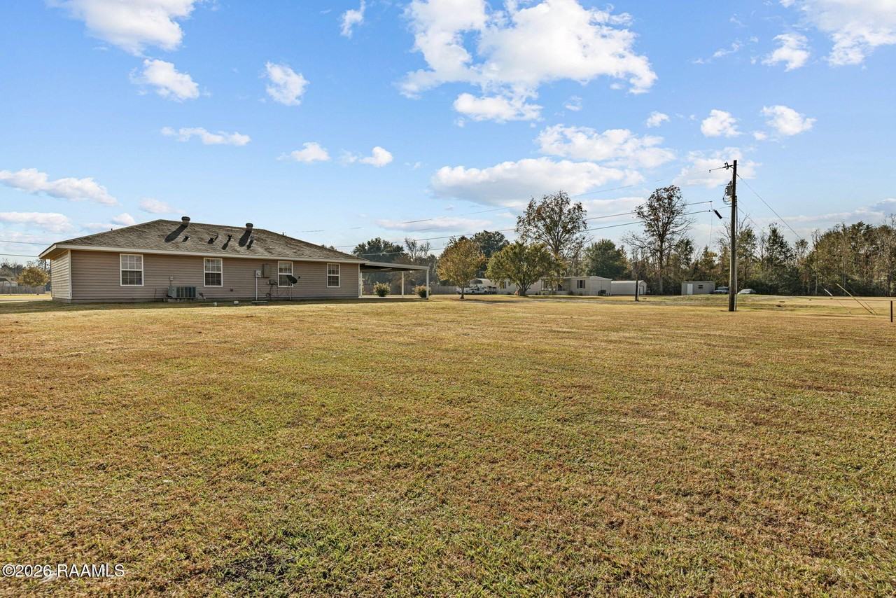 1026 Carmen Dr - Photo 5 of 24