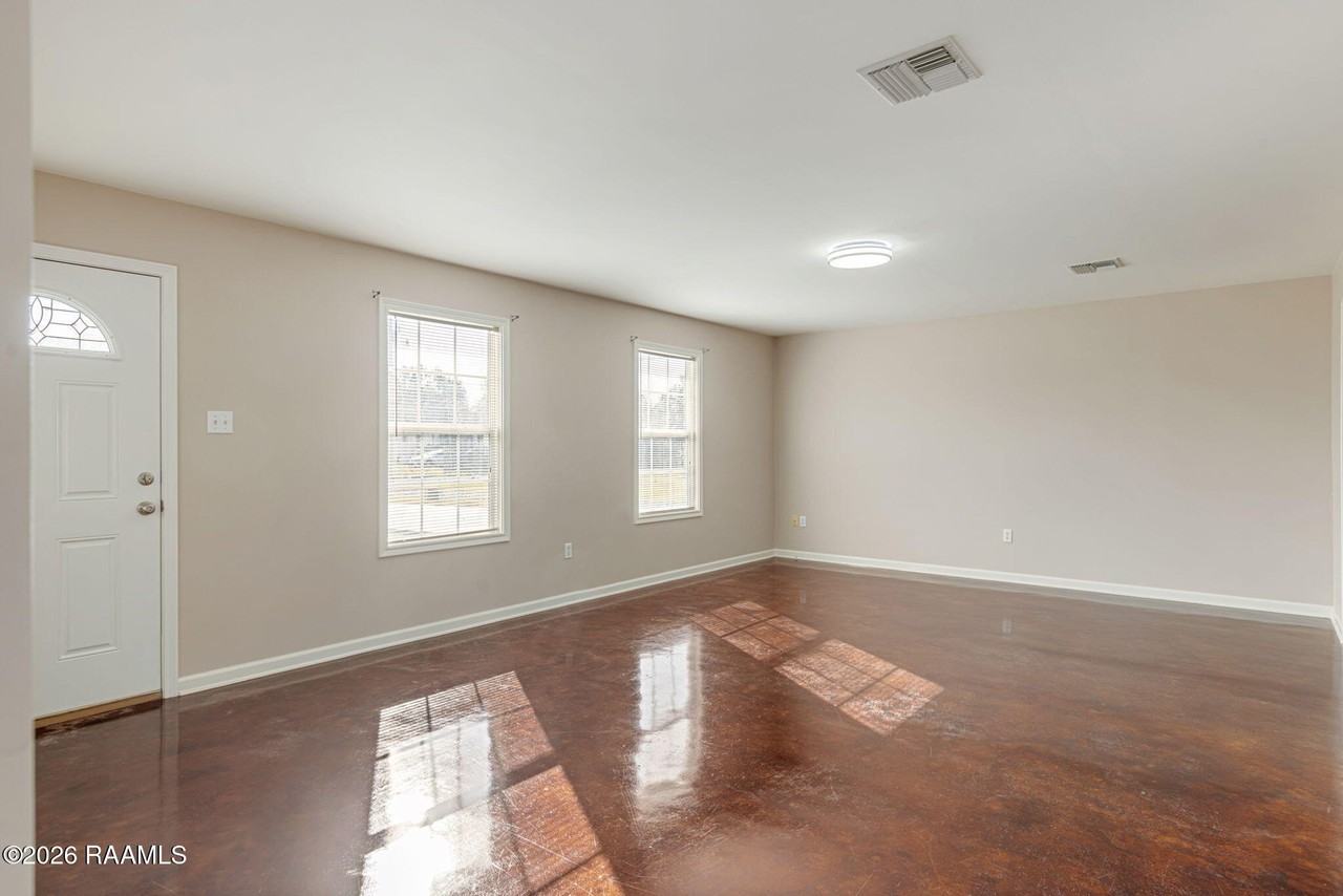 1026 Carmen Dr - Photo 7 of 24