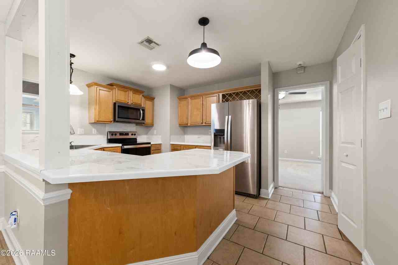 412 Crest Cir - Photo 7 of 34