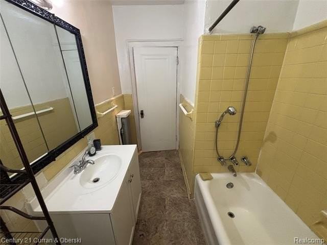 3237 Calvert St - Photo 6 of 8