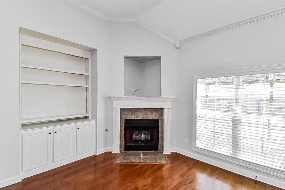 4378 Bloombury St - Photo 4 of 17