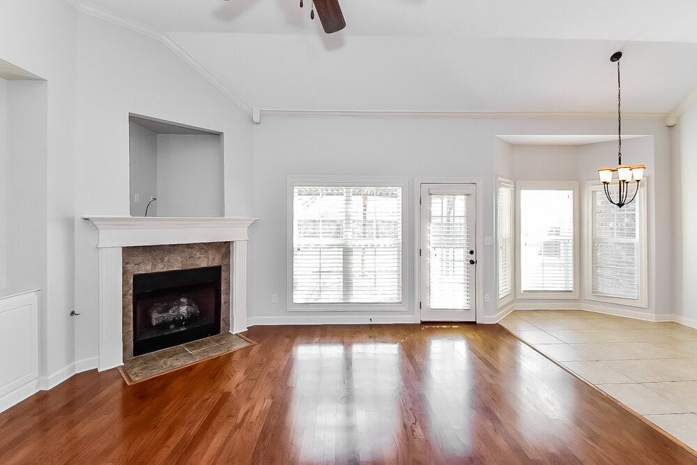 4378 Bloombury St - Photo 5 of 17