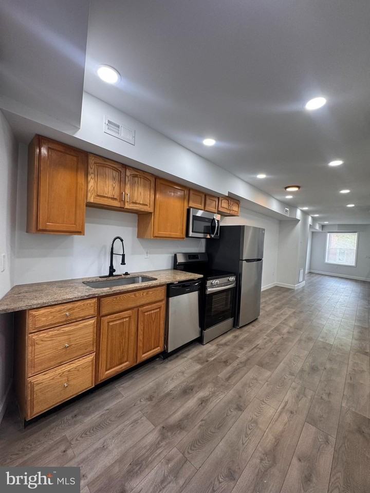 2606 W Fairmount Ave - Photo 4 of 14