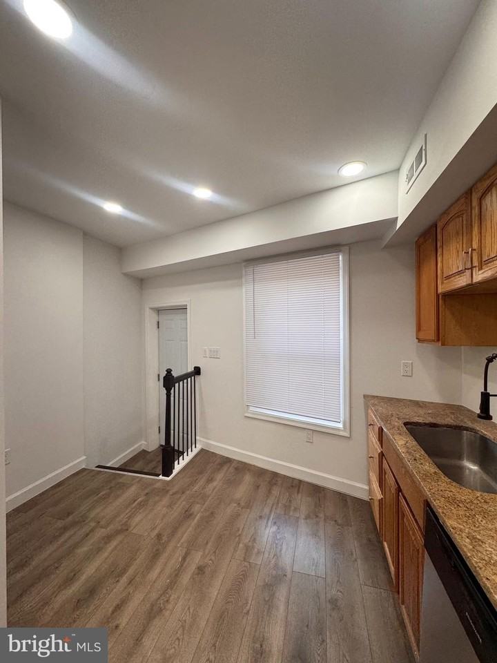 2606 W Fairmount Ave - Photo 5 of 14