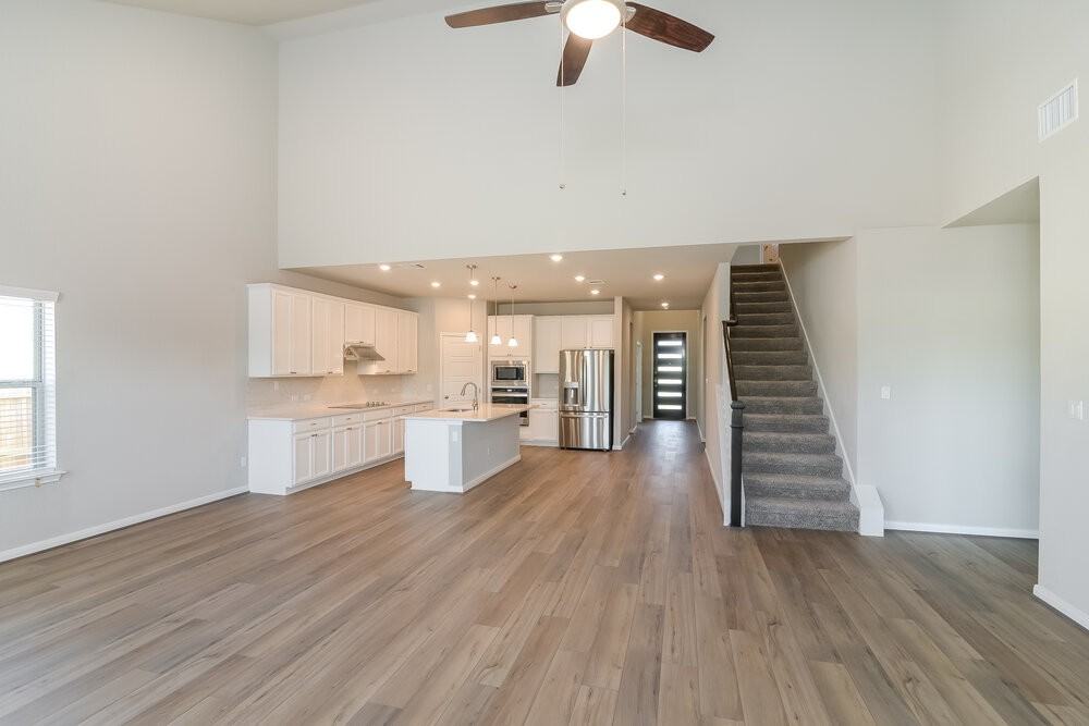 304 Shelton Pass - Photo 5 of 17
