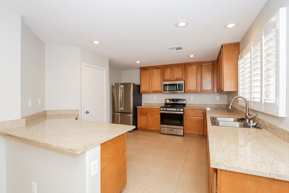9116 Spirit Canyon Ave - Photo 7 of 15