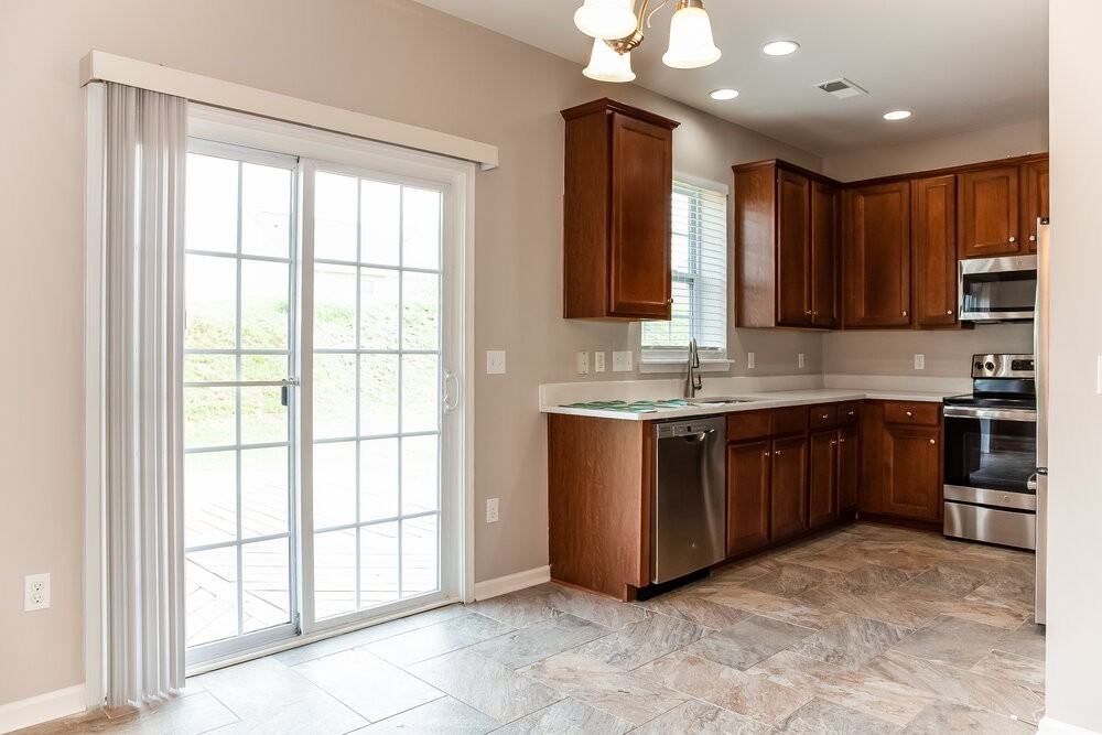 912 Old Forester Ln - Photo 6 of 17