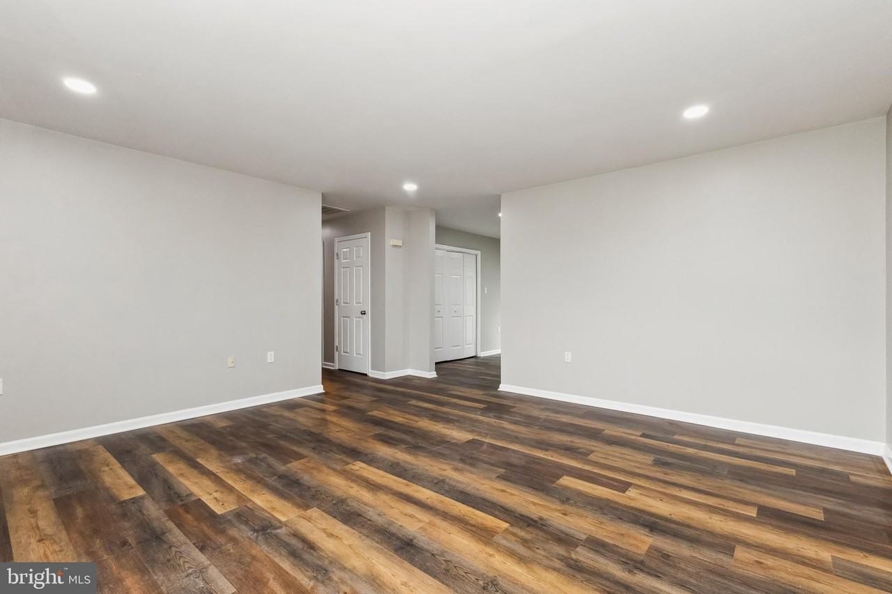 100 Heathrow Ln - Photo 6 of 24
