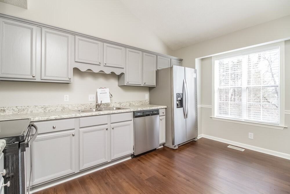 3261 Clapham Rd - Photo 5 of 19