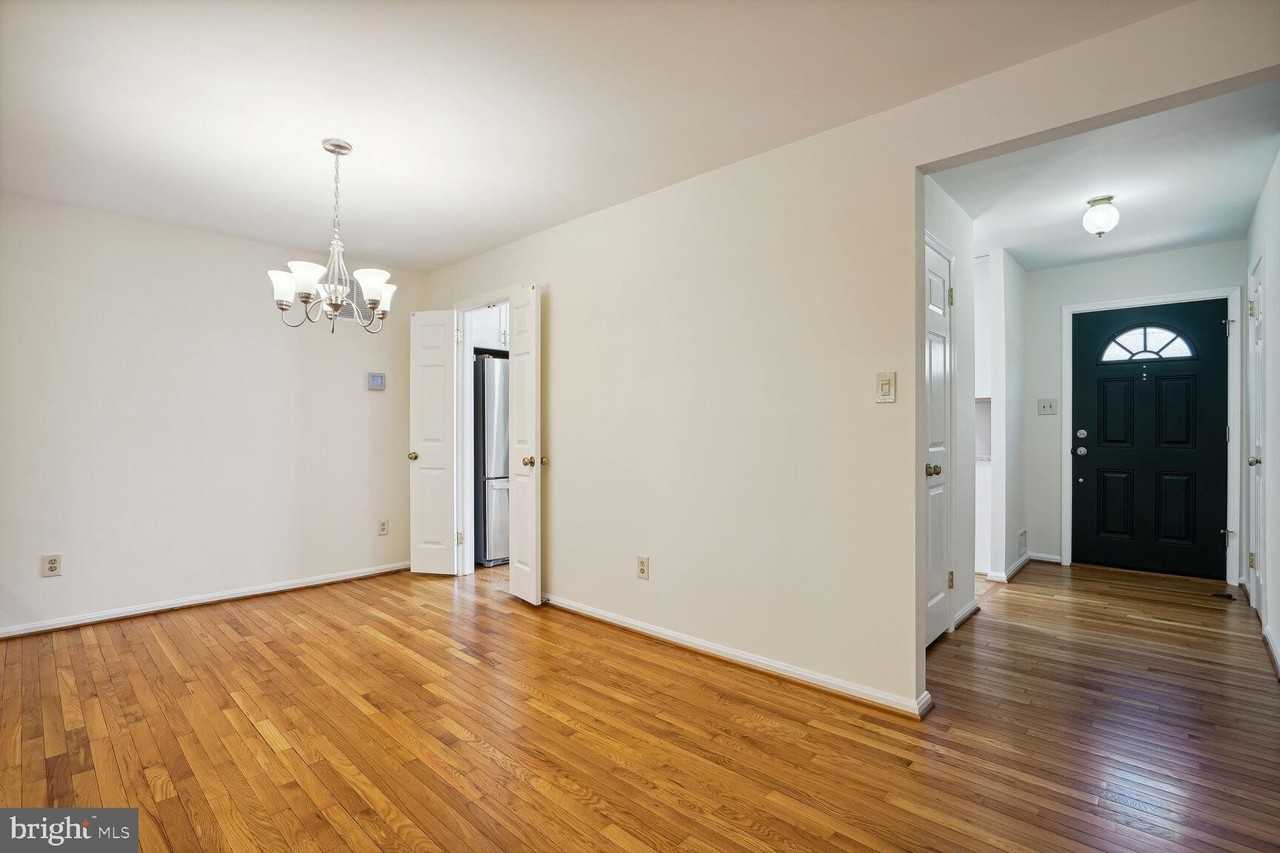 3162 Borge St - Photo 4 of 30