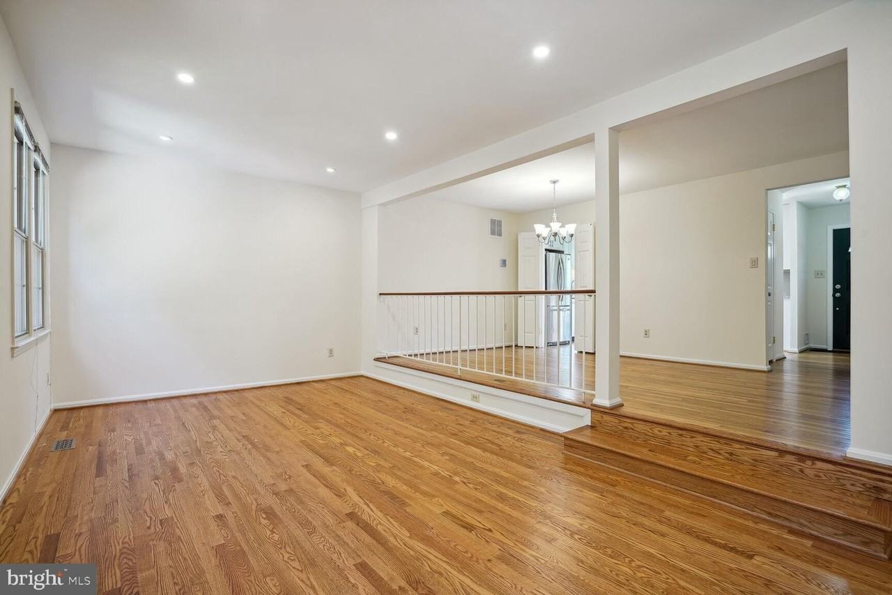 3162 Borge St - Photo 5 of 30