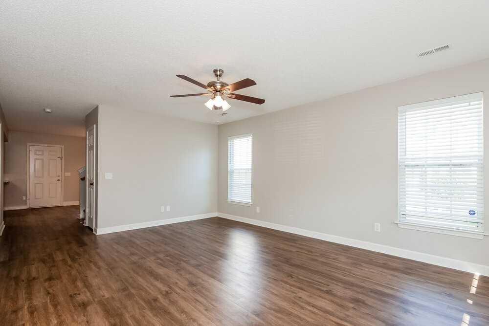 4941 Hopewood Ln - Photo 5 of 17