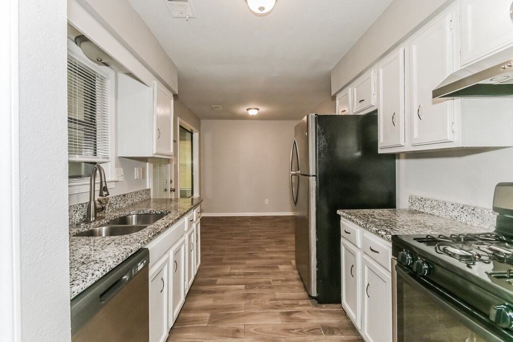 8182 Valley Ridge Trl - Photo 6 of 16