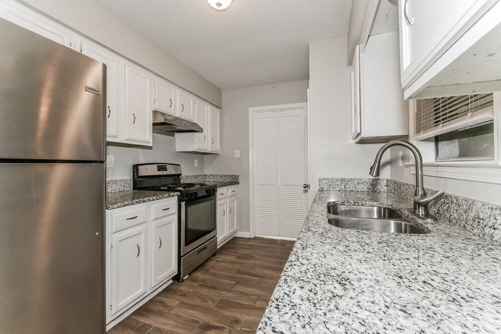 8182 Valley Ridge Trl - Photo 7 of 16