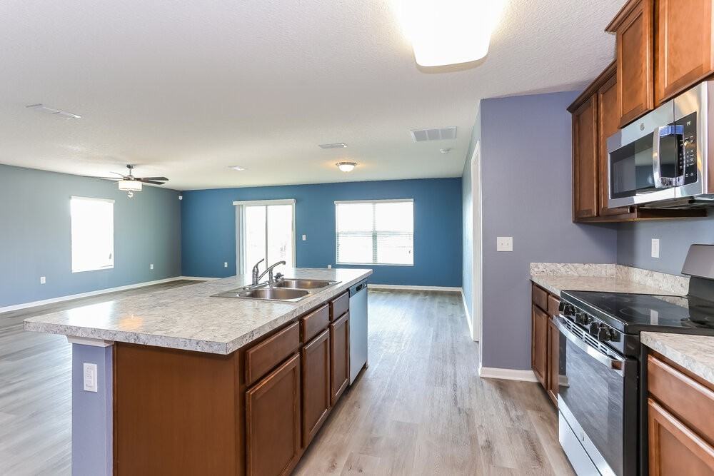 12394 Glimmer Way - Photo 7 of 16
