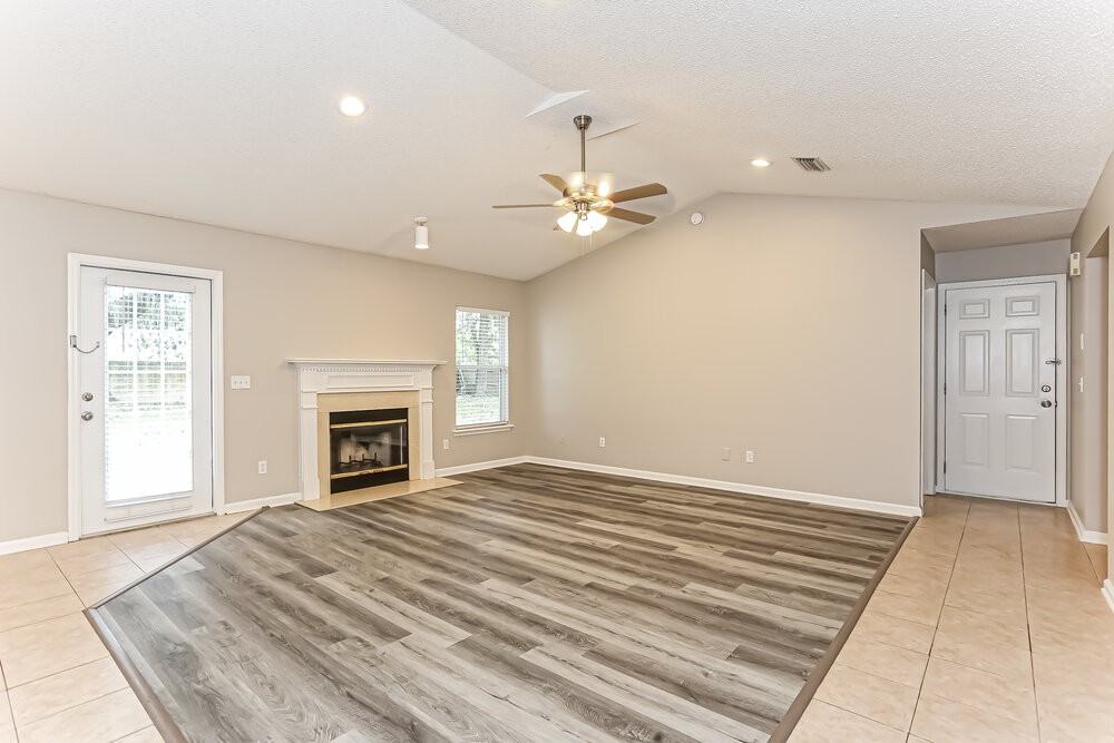 1027 Preakness Ct - Photo 4 of 16