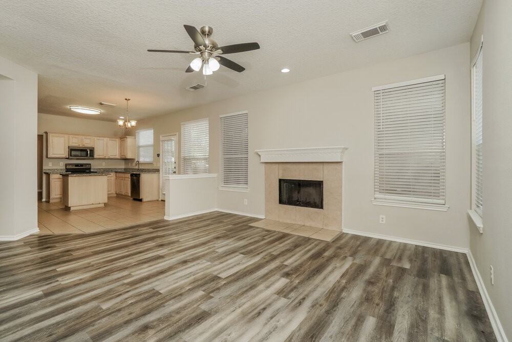 204 Nandina Ct - Photo 5 of 17