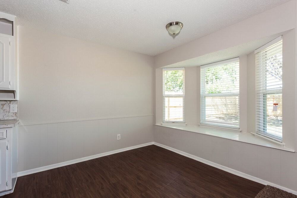 6053 Herschel Dr - Photo 3 of 15