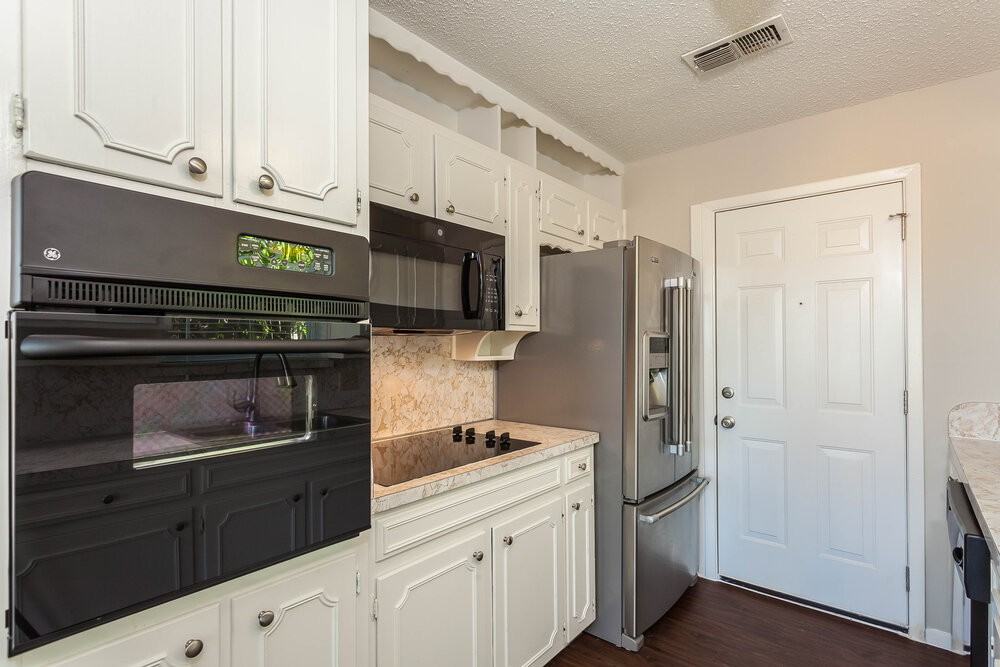 6053 Herschel Dr - Photo 5 of 15
