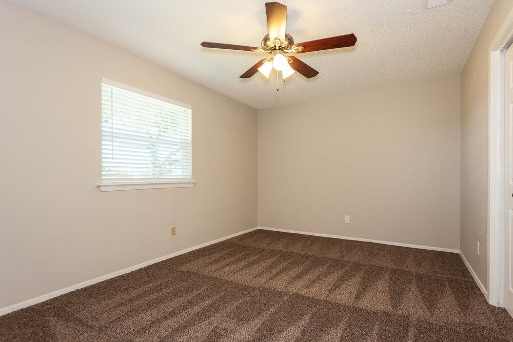 6053 Herschel Dr - Photo 6 of 15