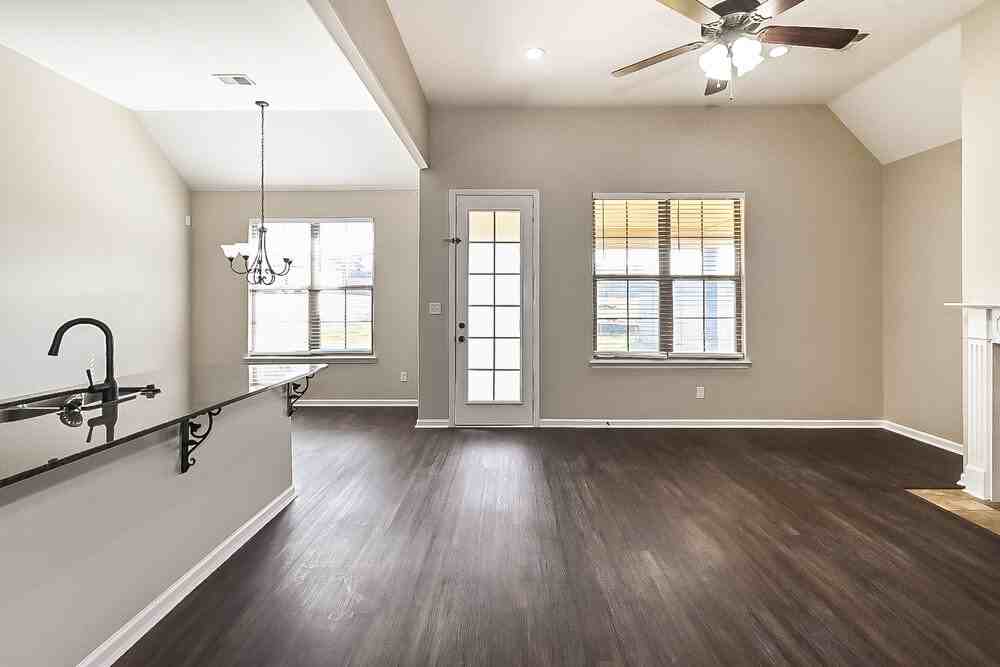 75 Briar Hollow Ln - Photo 3 of 16