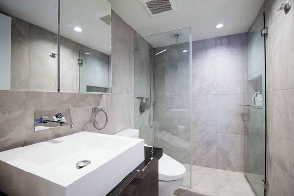 1060 Alberni St - Photo 3 of 7