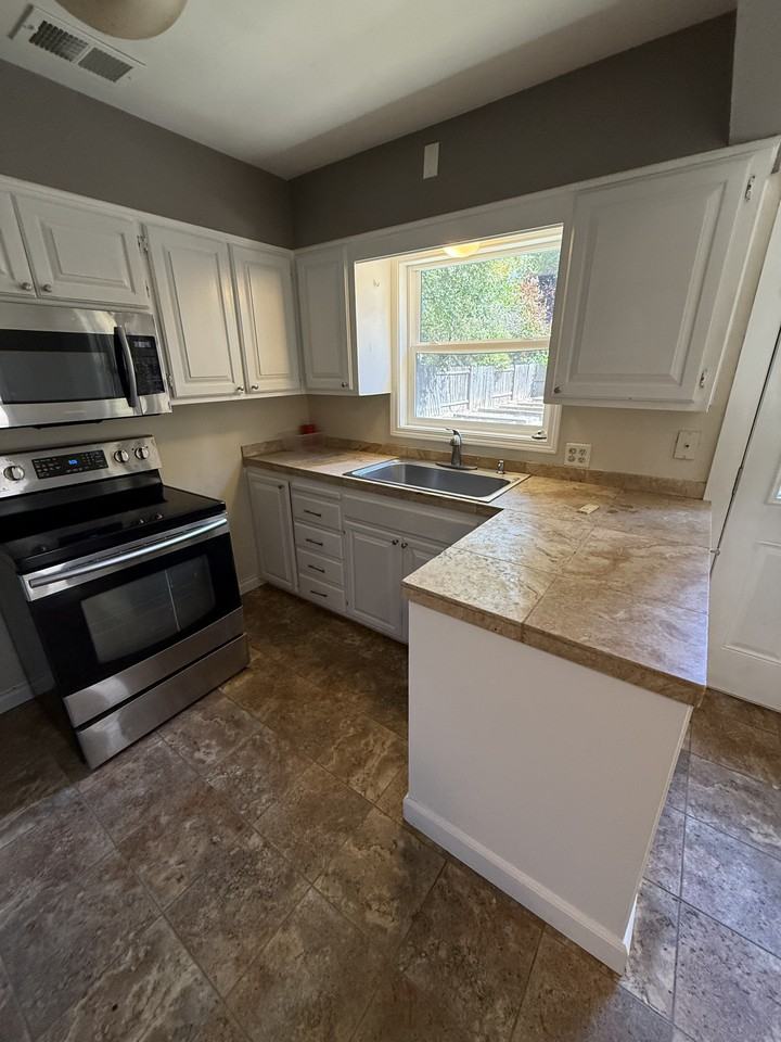 1023 Murray Ave #1 - Photo 2 of 25
