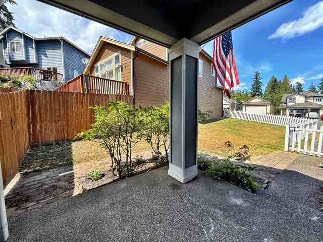 1059 Nw Gladiola Ct #1 - Photo 4 of 35