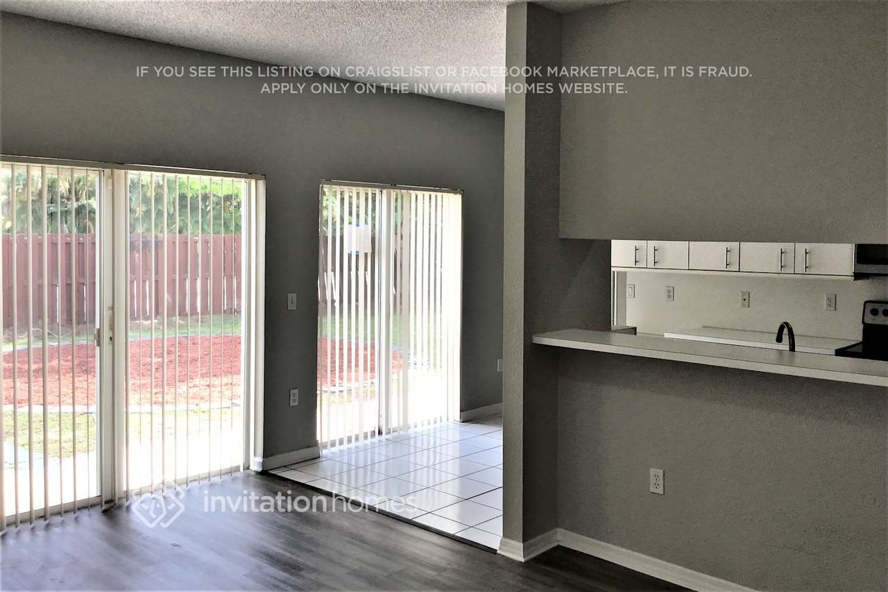 9191 Sw 212th Ter - Photo 4 of 17