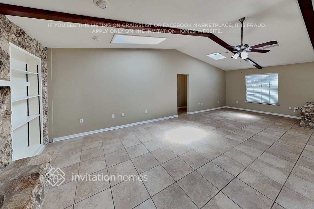 34139 Radio Rd - Photo 3 of 18