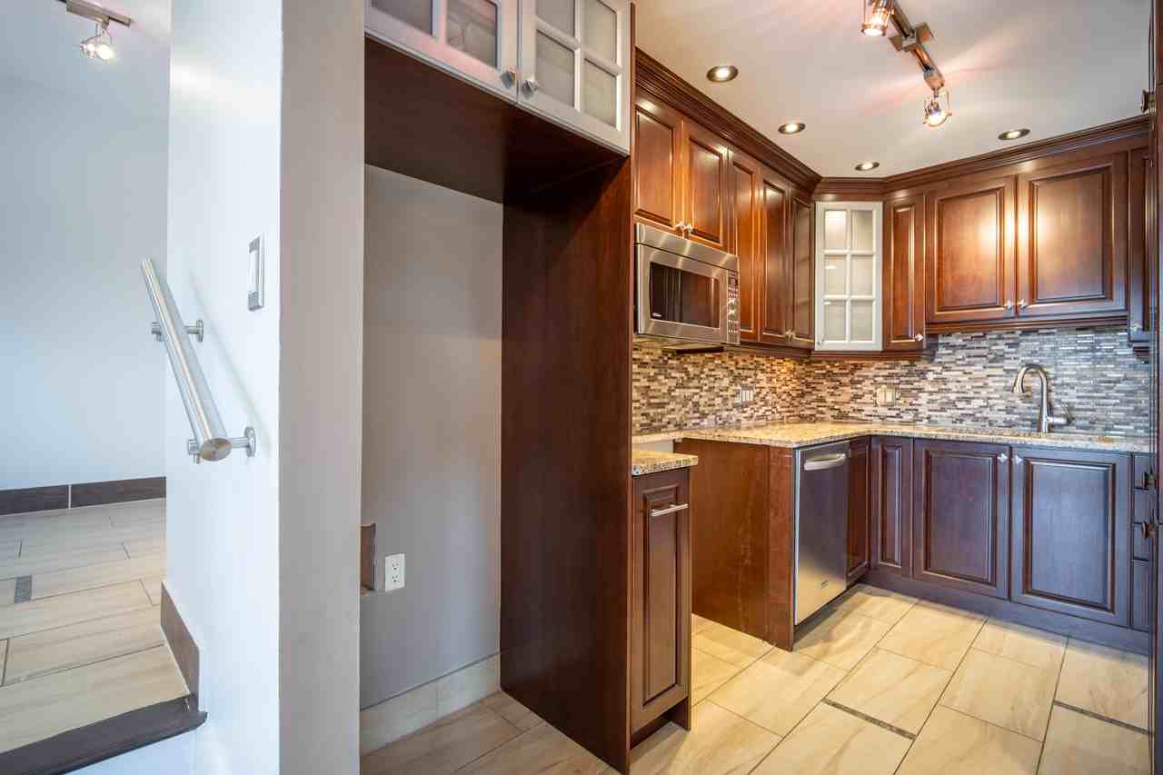 2075 Rue de Magenta - Photo 5 of 23