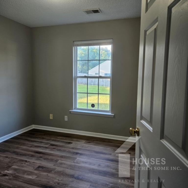 342 Honor Rd - Photo 6 of 11