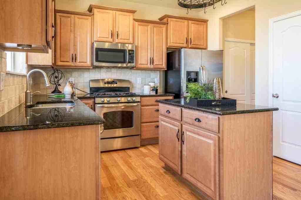 180 N Newbern Way - Photo 3 of 25