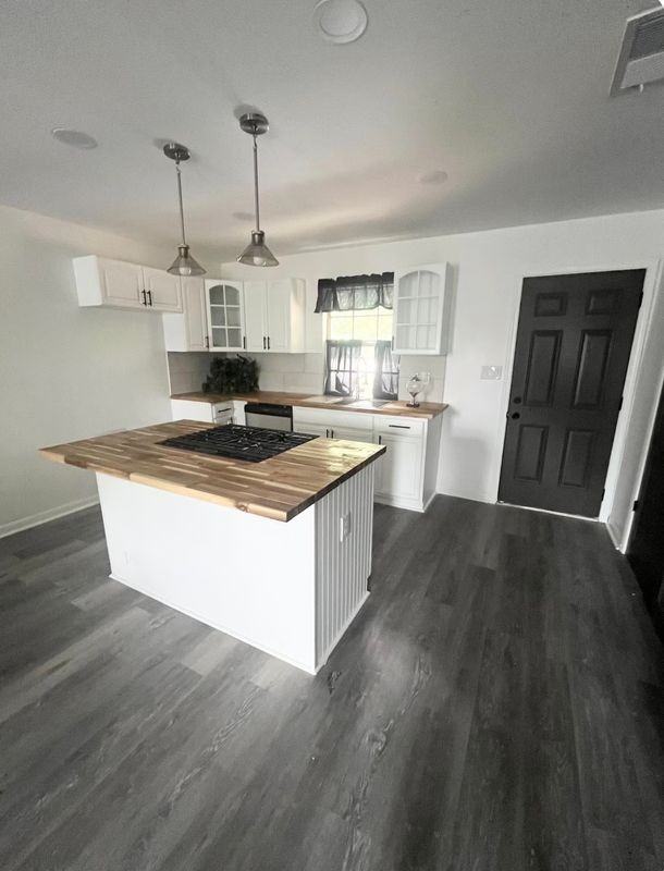 4095 Ester Dr Sw - Photo 2 of 6