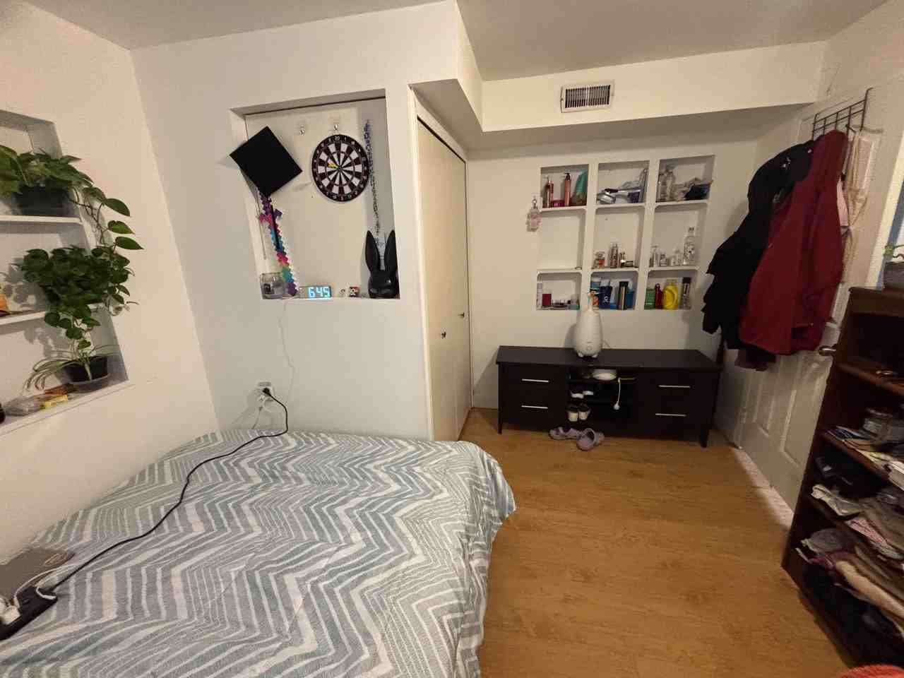 81 East 46th Avenue - Photo 3 of 6