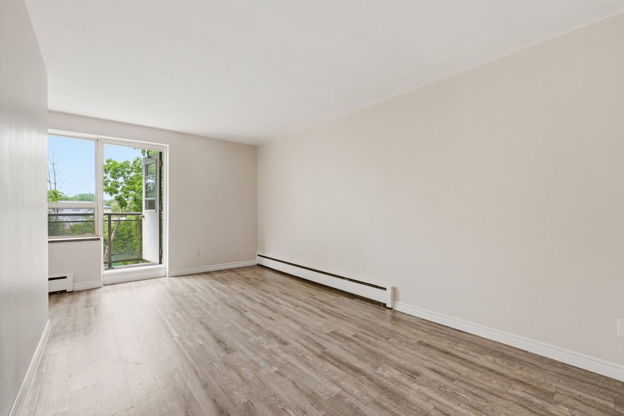 Riverview Towers - Photo 7 of 38