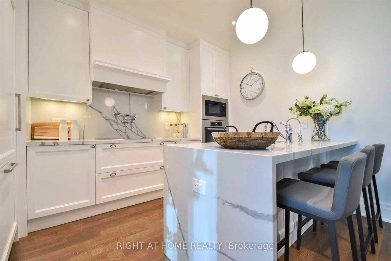 311 Bay Street - Photo 2