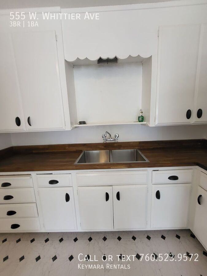 555 W Whittier Ave - Photo 7 of 40
